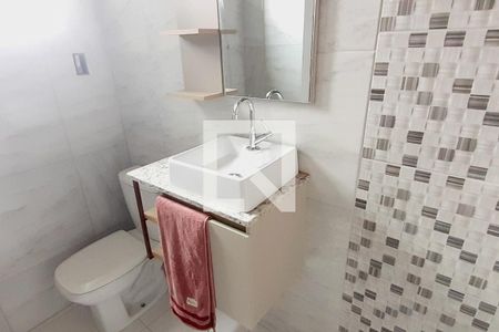 Banheiro da Suíte 1 de casa de condomínio para alugar com 2 quartos, 200m² em Tanque, Rio de Janeiro