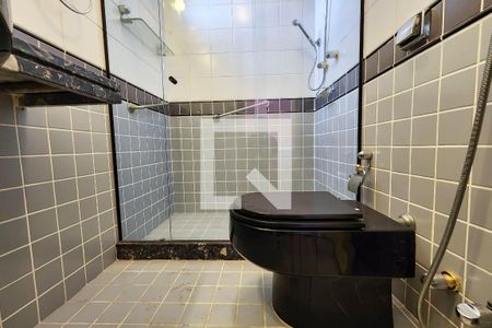 Apartamento à venda com 425m², 4 quartos e 1 vagaBanheiro da Suíte 2