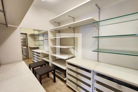 Apartamento à venda com 425m², 4 quartos e 1 vagaCloset da Suíte 4