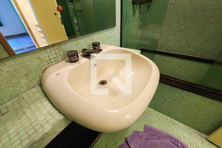 Apartamento à venda com 425m², 4 quartos e 1 vagaBanheiro da Suíte 3