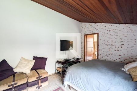 Casa à venda com 982m², 5 quartos e 4 vagas Casa à venda com 982m², 5 quartos e 4 vagasQuarto 6