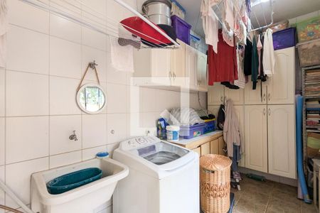 Casa à venda com 982m², 5 quartos e 4 vagas Casa à venda com 982m², 5 quartos e 4 vagasÁrea de serviço