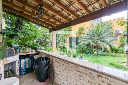 Casa à venda com 982m², 5 quartos e 4 vagas Casa à venda com 982m², 5 quartos e 4 vagasChurrasqueira