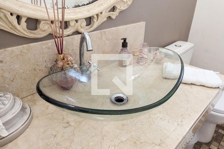 Casa à venda com 982m², 5 quartos e 4 vagas Casa à venda com 982m², 5 quartos e 4 vagasLavabo