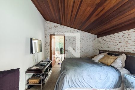 Casa à venda com 982m², 5 quartos e 4 vagas Casa à venda com 982m², 5 quartos e 4 vagasQuarto 6