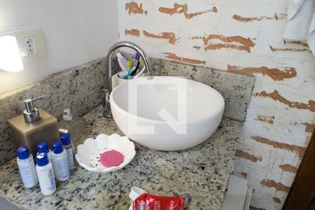 Casa à venda com 982m², 5 quartos e 4 vagas Casa à venda com 982m², 5 quartos e 4 vagasBanheiro