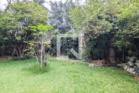 Casa à venda com 982m², 5 quartos e 4 vagas Casa à venda com 982m², 5 quartos e 4 vagasJardim