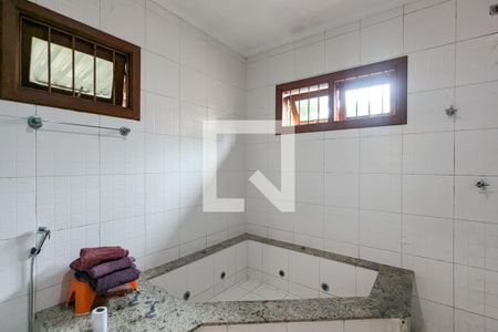 Casa à venda com 982m², 5 quartos e 4 vagas Casa à venda com 982m², 5 quartos e 4 vagasBanheiro da suíte 2