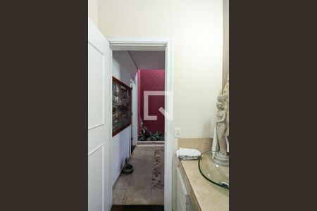 Casa à venda com 982m², 5 quartos e 4 vagas Casa à venda com 982m², 5 quartos e 4 vagasLavabo