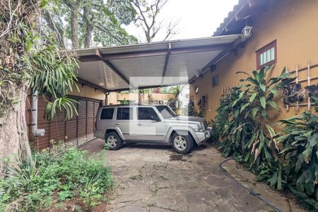 Casa à venda com 982m², 5 quartos e 4 vagas Casa à venda com 982m², 5 quartos e 4 vagasGaragem