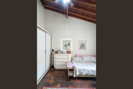 Casa à venda com 982m², 5 quartos e 4 vagas Casa à venda com 982m², 5 quartos e 4 vagasQuarto da suíte 3