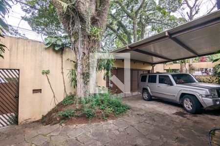 Casa à venda com 982m², 5 quartos e 4 vagas Casa à venda com 982m², 5 quartos e 4 vagasGaragem