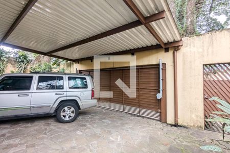 Casa à venda com 982m², 5 quartos e 4 vagas Casa à venda com 982m², 5 quartos e 4 vagasGaragem