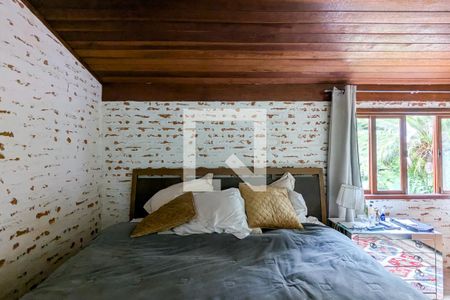 Casa à venda com 982m², 5 quartos e 4 vagas Casa à venda com 982m², 5 quartos e 4 vagasQuarto 6