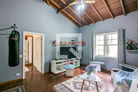 Casa à venda com 982m², 5 quartos e 4 vagas Casa à venda com 982m², 5 quartos e 4 vagasQuarto 4