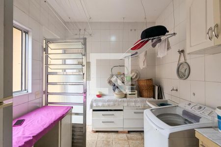 Casa à venda com 982m², 5 quartos e 4 vagas Casa à venda com 982m², 5 quartos e 4 vagasÁrea de serviço