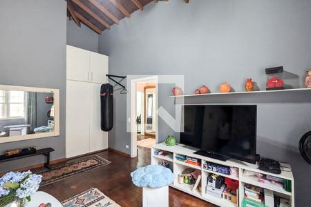 Casa à venda com 982m², 5 quartos e 4 vagas Casa à venda com 982m², 5 quartos e 4 vagasQuarto 4