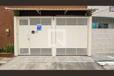 Casa para alugar com 54m², 1 quarto e 2 vagas Casa para alugar com 54m², 1 quarto e 2 vagasFachada