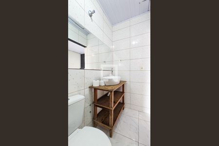 Casa para alugar com 54m², 1 quarto e 2 vagas Casa para alugar com 54m², 1 quarto e 2 vagasBanheiro 1