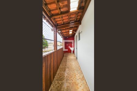 Casa para alugar com 54m², 1 quarto e 2 vagas Casa para alugar com 54m², 1 quarto e 2 vagasVaranda
