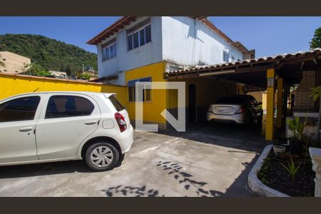 Casa de condomínio para alugar com 262m², 2 quartos e 4 vagasQuintal