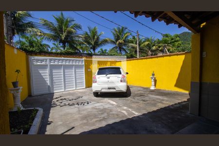 Casa de condomínio para alugar com 262m², 2 quartos e 4 vagasQuintal