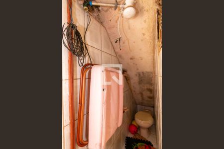 Casa à venda com 300m², 5 quartos e 1 vaga Casa à venda com 300m², 5 quartos e 1 vagaBanheiro de Serviço