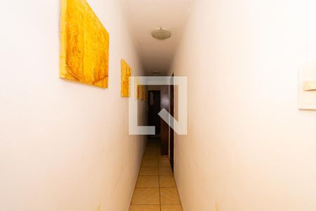 Casa à venda com 300m², 5 quartos e 1 vaga Casa à venda com 300m², 5 quartos e 1 vagaCorredor