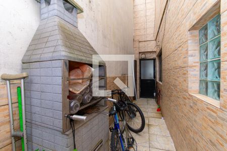 Casa à venda com 300m², 5 quartos e 1 vaga Casa à venda com 300m², 5 quartos e 1 vagaCorredor Externo - Churrasqueira