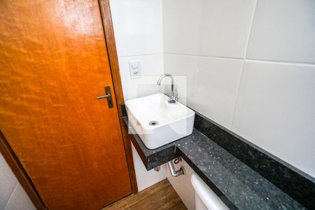 Casa à venda com 150m², 3 quartos e 4 vagasBanheiro social