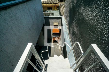 Casa à venda com 150m², 3 quartos e 4 vagasEscada da garagem