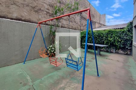 Apartamento à venda com 81m², 2 quartos e 1 vaga Apartamento à venda com 81m², 2 quartos e 1 vagaÁrea comum - Playground
