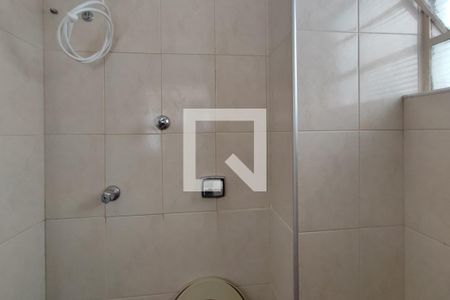 Apartamento à venda com 81m², 2 quartos e 1 vaga Apartamento à venda com 81m², 2 quartos e 1 vagaBanheiro de Serviço
