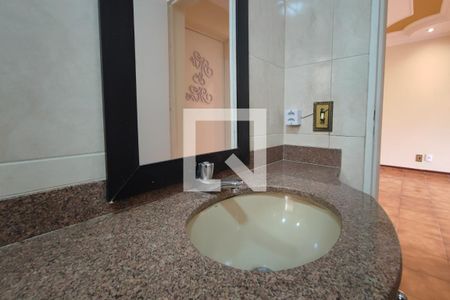 Apartamento à venda com 81m², 2 quartos e 1 vaga Apartamento à venda com 81m², 2 quartos e 1 vagaBanheiro