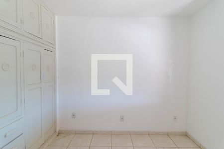 Casa à venda com 170m², 3 quartos e 2 vagas Casa à venda com 170m², 3 quartos e 2 vagasQuarto 01