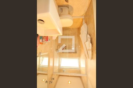 Casa de condomínio à venda com 270m², 4 quartos e 3 vagasBanheiro suíte 3