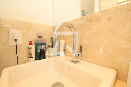 Casa de condomínio à venda com 270m², 4 quartos e 3 vagasBanheiro suíte 2