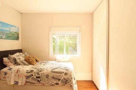 Casa de condomínio à venda com 270m², 4 quartos e 3 vagasSuíte 2