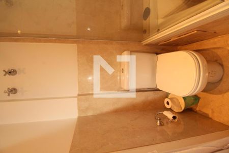 Casa de condomínio à venda com 270m², 4 quartos e 3 vagasBanheiro suíte 4