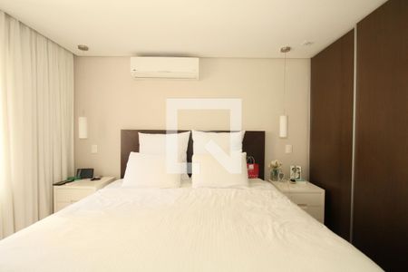 Casa de condomínio à venda com 270m², 4 quartos e 3 vagasSuíte  master 