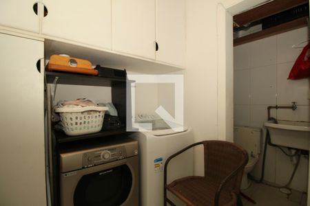 Casa de condomínio à venda com 270m², 4 quartos e 3 vagasÁrea de Serviço