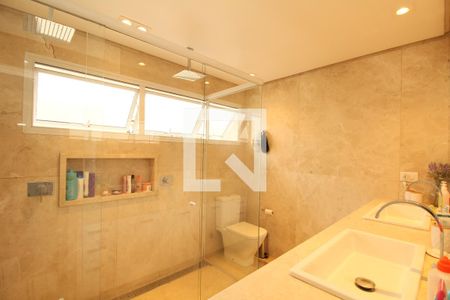 Casa de condomínio à venda com 270m², 4 quartos e 3 vagasBanheiro suíte master