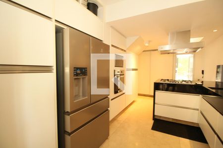 Casa de condomínio à venda com 270m², 4 quartos e 3 vagasCozinha - Armários