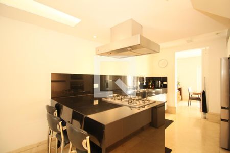 Casa de condomínio à venda com 270m², 4 quartos e 3 vagasCozinha - Armários