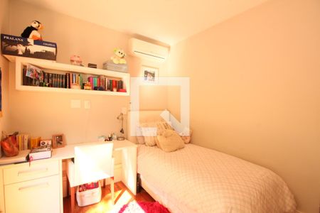 Casa de condomínio à venda com 270m², 4 quartos e 3 vagasSuíte 3