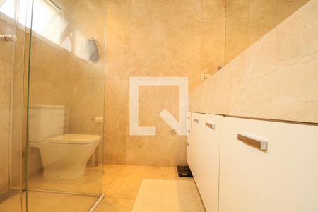 Casa de condomínio à venda com 270m², 4 quartos e 3 vagasBanheiro suíte master