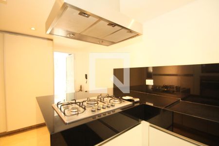 Casa de condomínio à venda com 270m², 4 quartos e 3 vagasCozinha - Armários