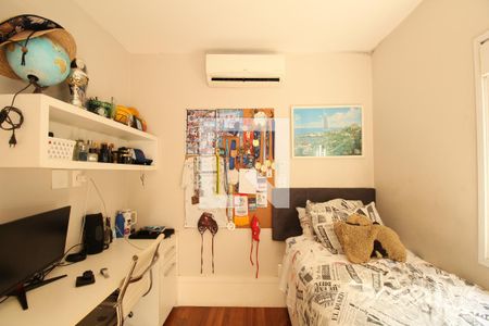 Casa de condomínio à venda com 270m², 4 quartos e 3 vagasSuíte 2