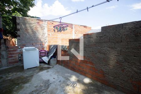 Casa para alugar com 72m², 2 quartos e 1 vaga Casa para alugar com 72m², 2 quartos e 1 vagaÁrea de Serviço