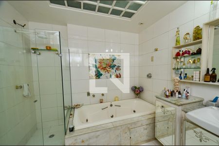 Apartamento para alugar com 290m², 5 quartos e 4 vagasBanheiro suite3